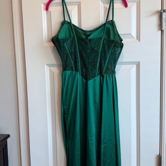 Cinderella Divine Emerald Gown
Straps have been added,can be easily removed. - Picture 3 of 7